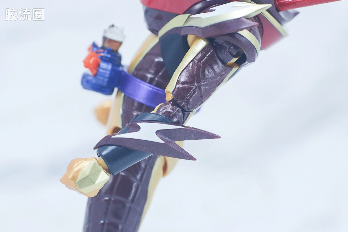 SHF 假面骑士限定版 假面骑士Valen/瓦伦 冰沙特装＆“松脆”效果配件套装 - 图片